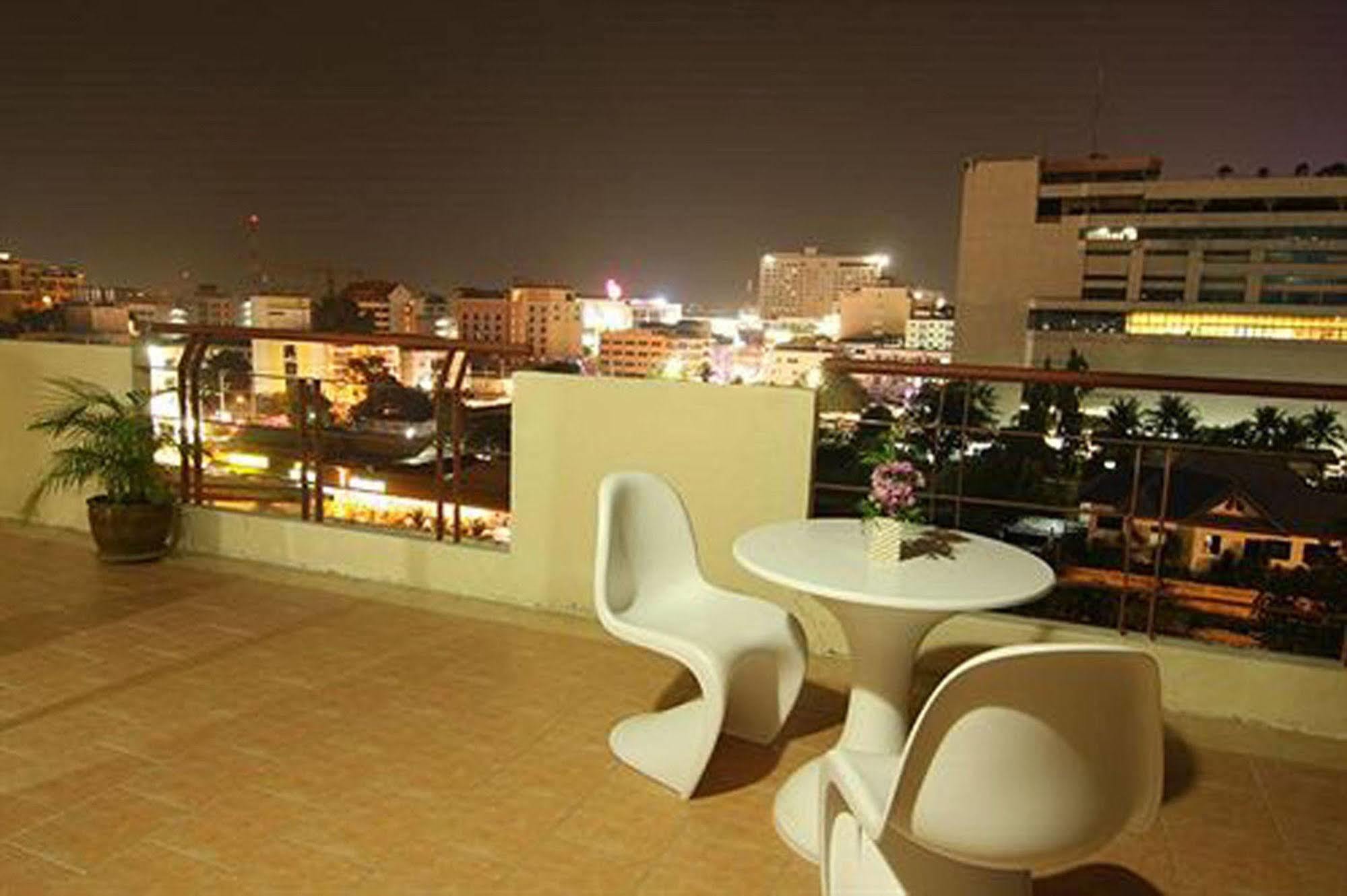 Eastiny Residence Hotel Паттая Екстер'єр фото